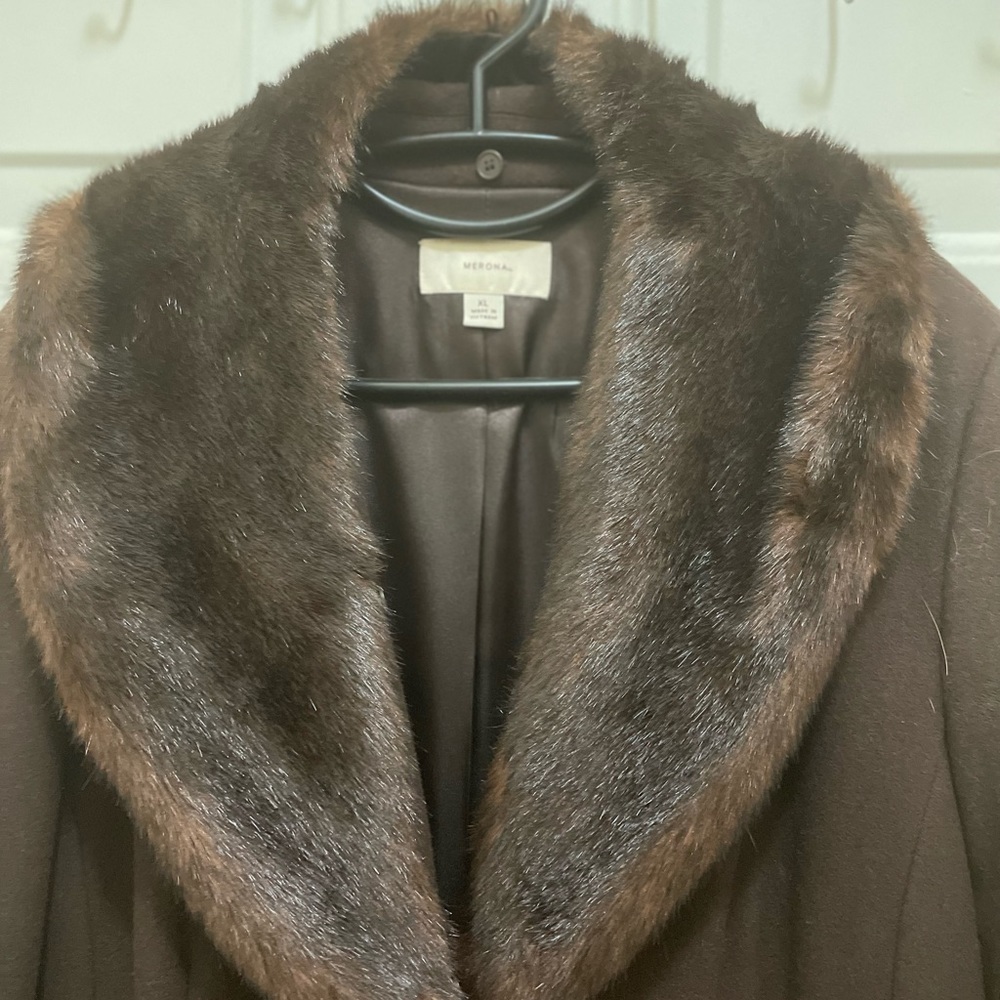 🎉HOST PICK🎉MERONA:LONG women’s XLbrown coat removable collar.65%wool 35%rayon.